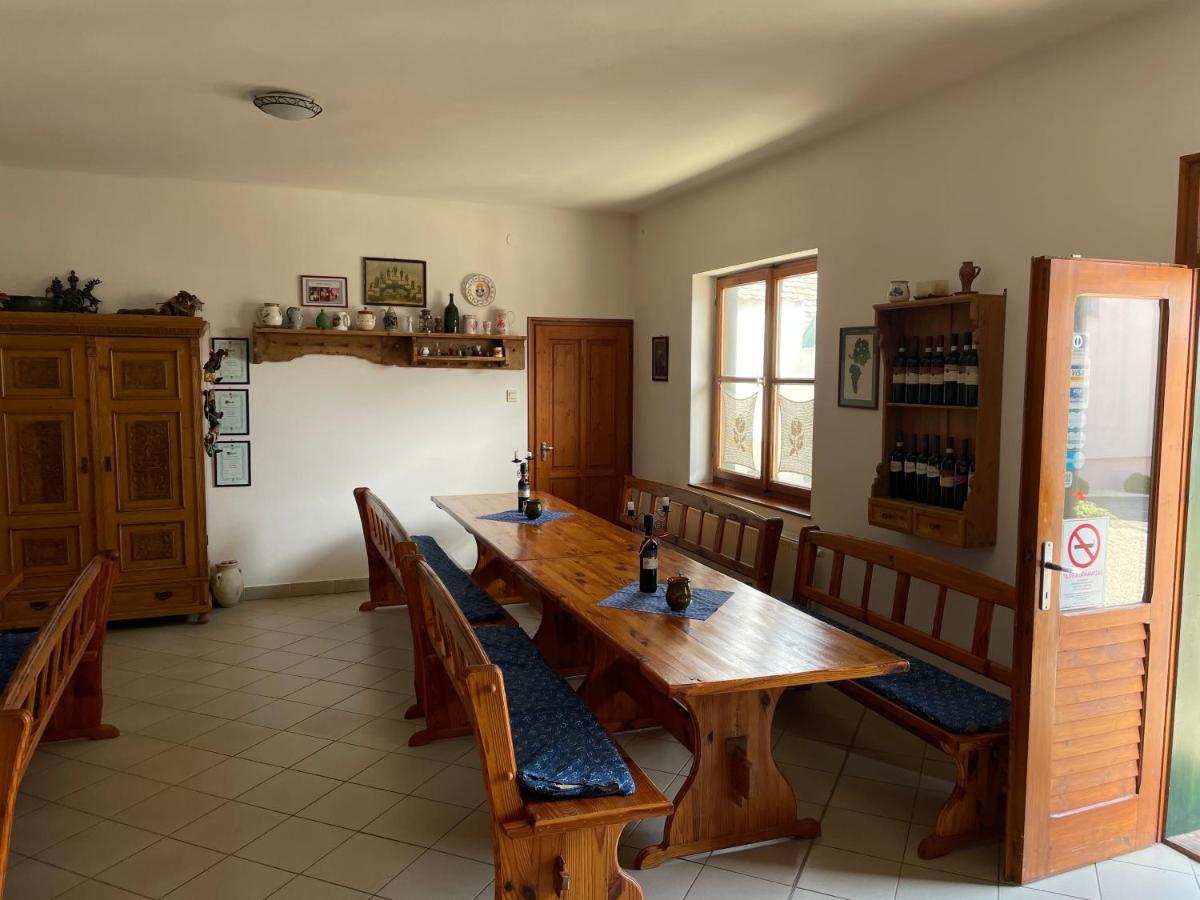 Villány Mayer Pince Panzio מראה חיצוני תמונה